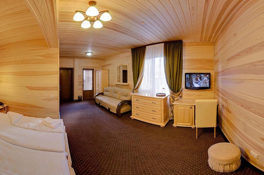 Forest House Tatariv Rum bild