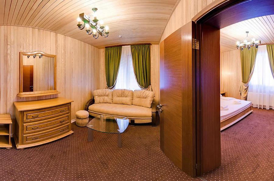 Forest House Tatariv Rum bild