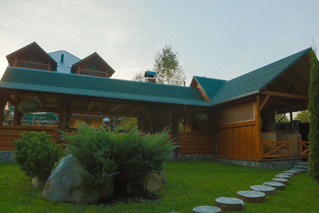 Forest House Tatariv Exteriör bild